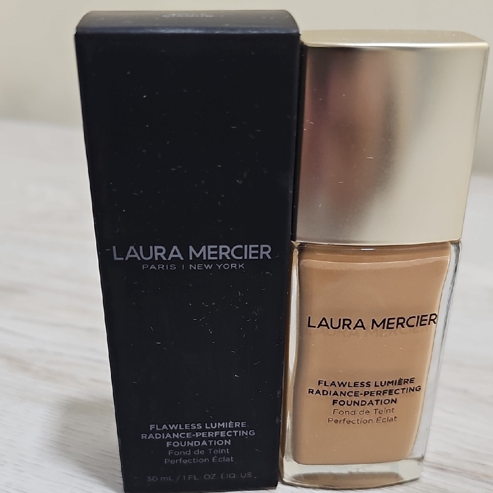 Laura Mercier Flawless Lumiere Radiance-Perfecting Foundation - Tan - Picture 4 of 4